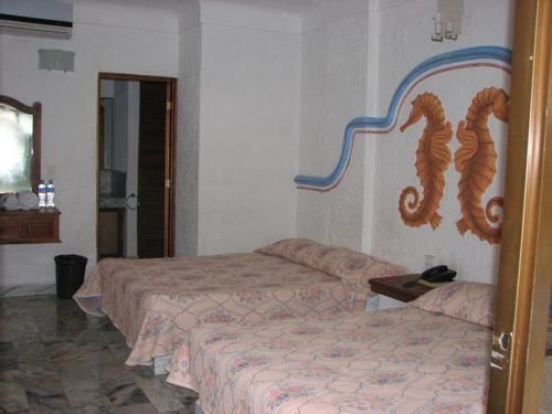 Hotel Y Suites Plaza מנסניו מראה חיצוני תמונה