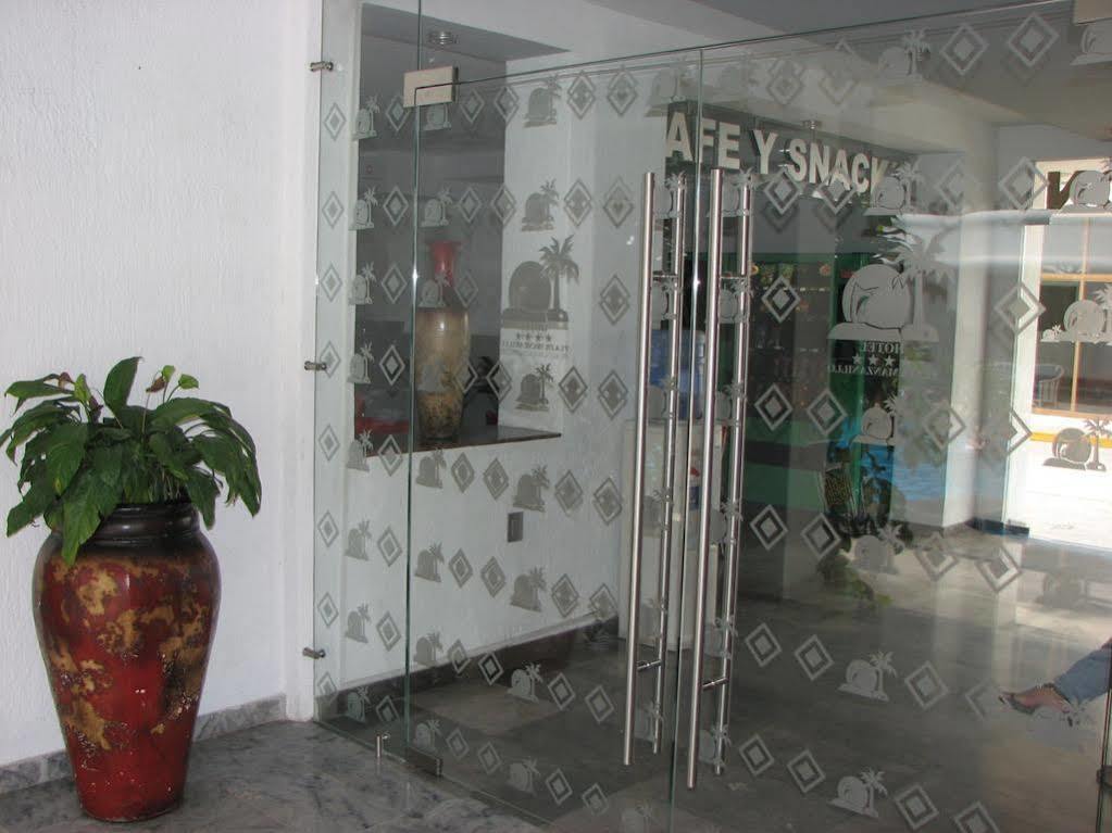 Hotel Y Suites Plaza מנסניו מראה חיצוני תמונה