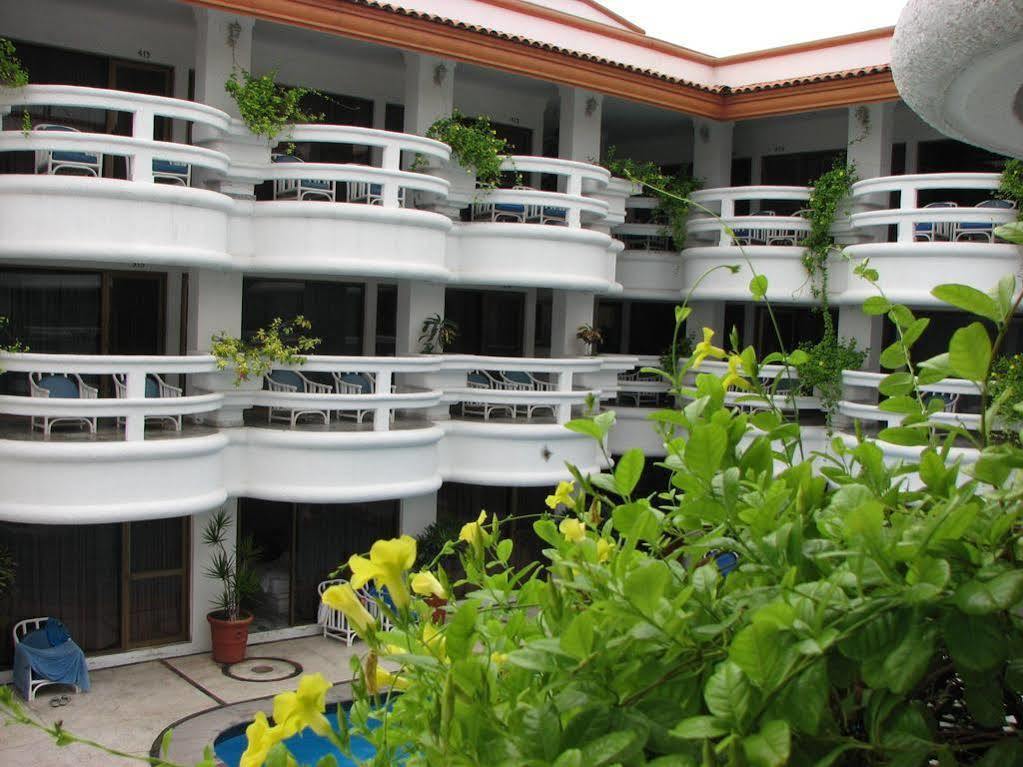 Hotel Y Suites Plaza מנסניו מראה חיצוני תמונה