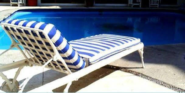 Hotel Y Suites Plaza מנסניו מראה חיצוני תמונה